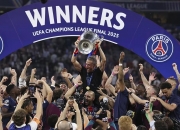 开云下载-曼联主场击败AC米兰，成功晋级欧冠半决