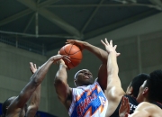 开云下载-雄鹿B队碾压鹈鹕，拉塞尔爆发神勇的简单介绍