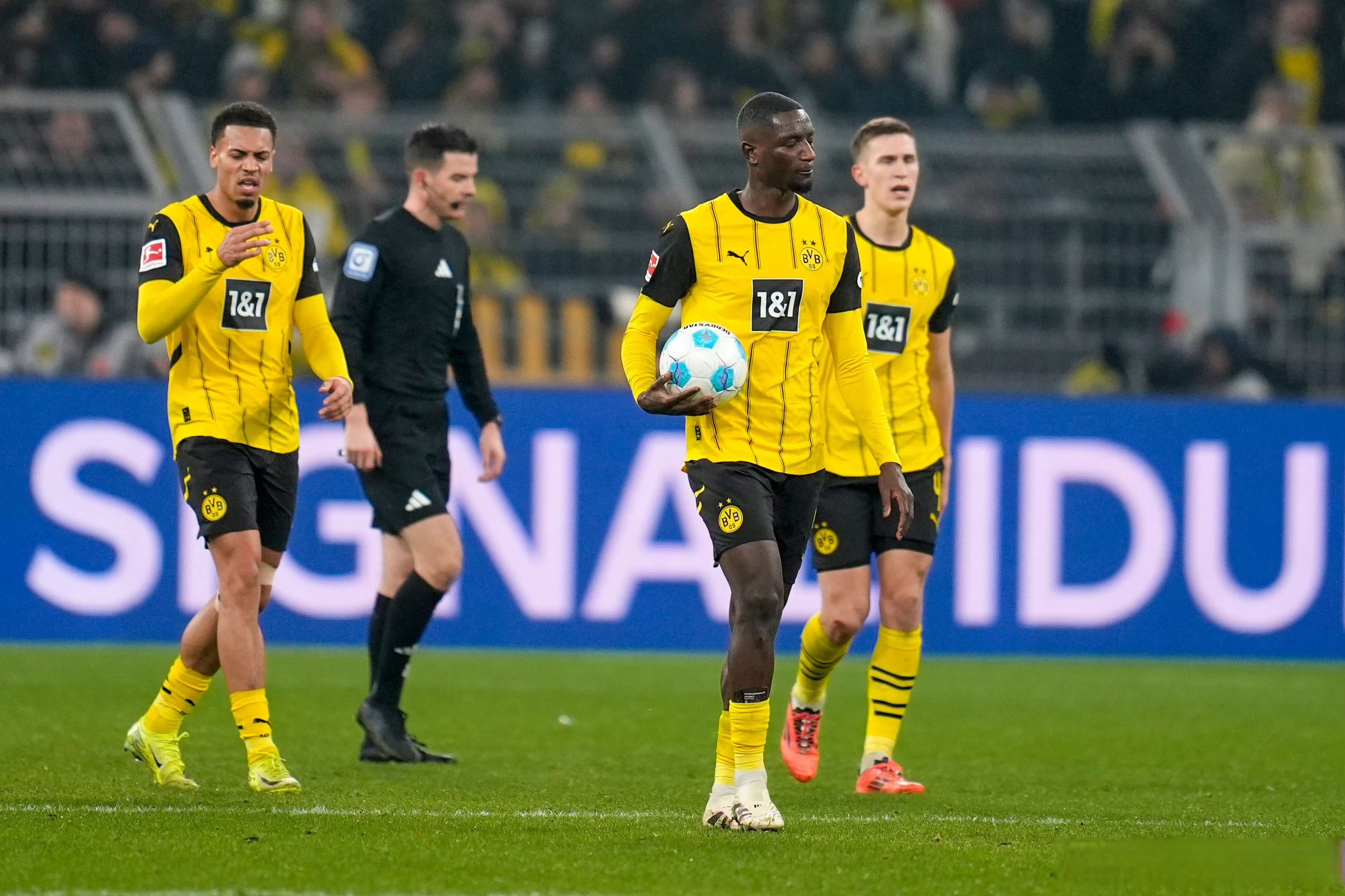 多特蒙德遭遇惨败，球迷情绪低落的简单介绍