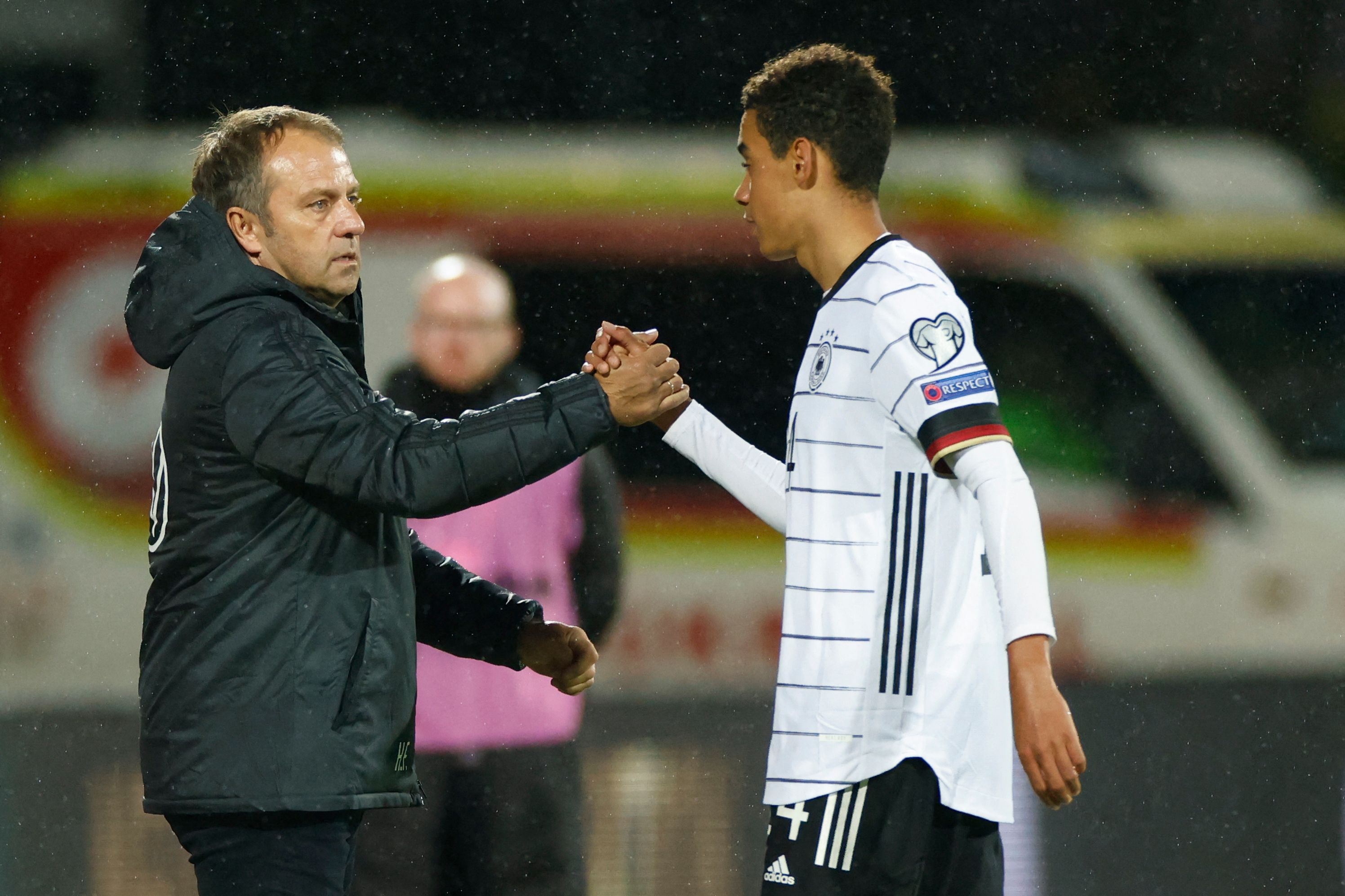 德国队碾压印度队，黄鸭组合点燃赛场