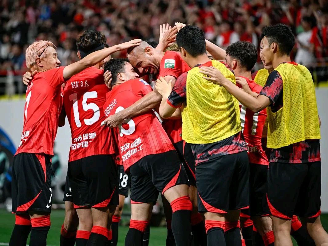 经典场面重现！球员历史性表现惊艳球迷的简单介绍