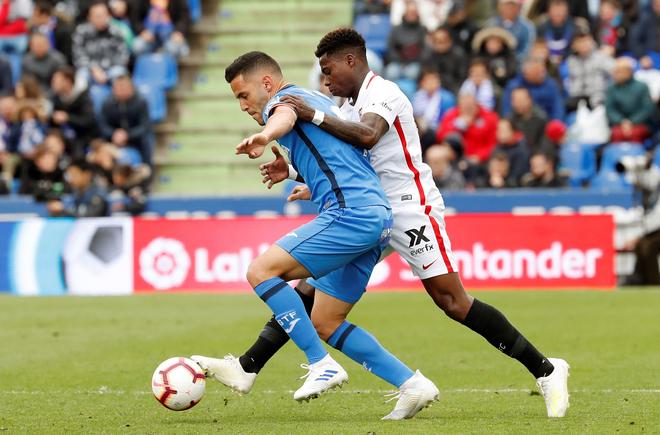 包含塞维利亚平局，联赛形势不明朗的词条