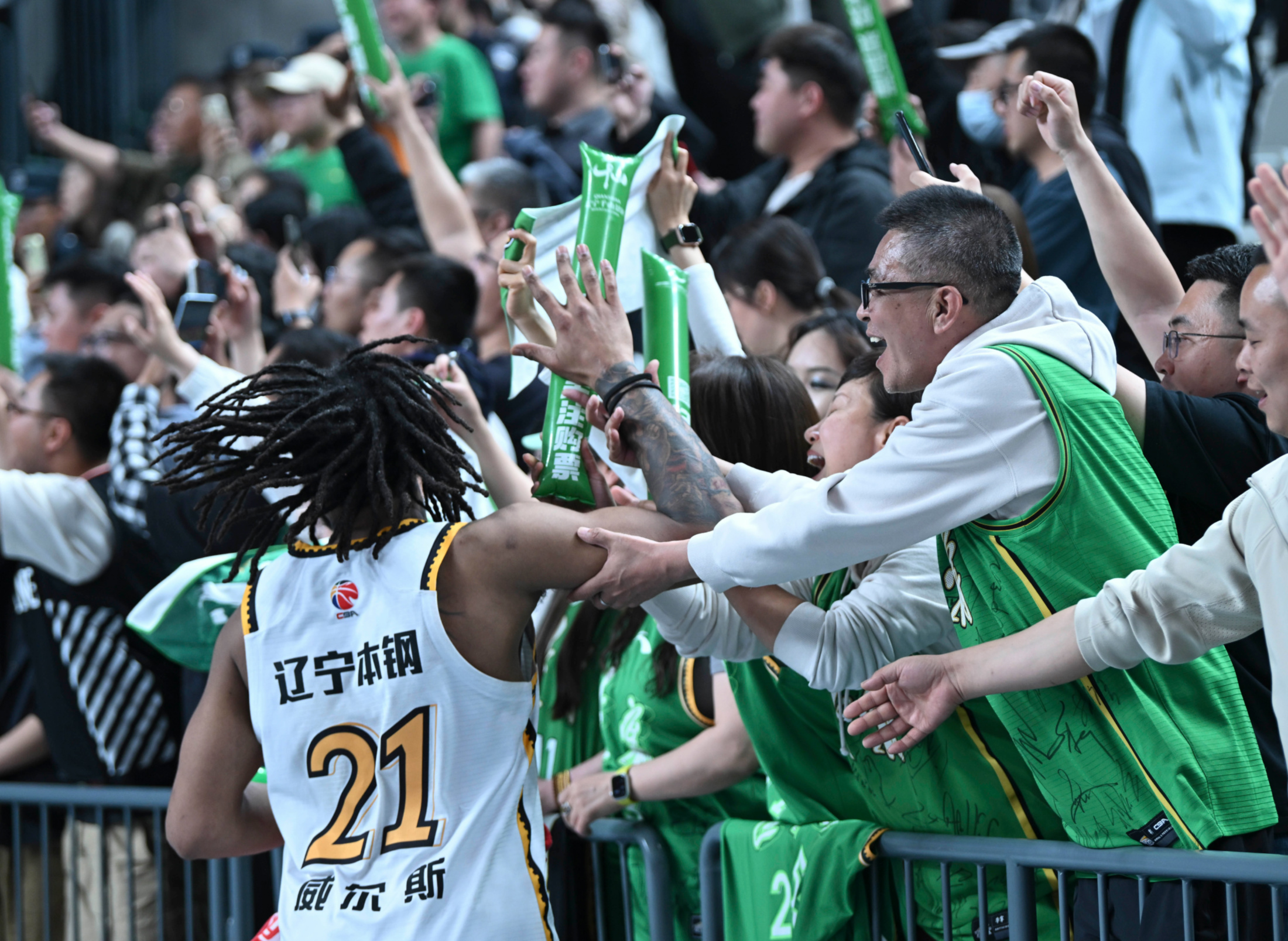 包含大连一方柏林联合逆转打败弗赖堡，希望重燃的词条