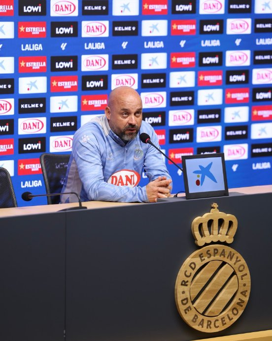 关于比利亚雷亚尔客场胜利，全队发挥出色的信息