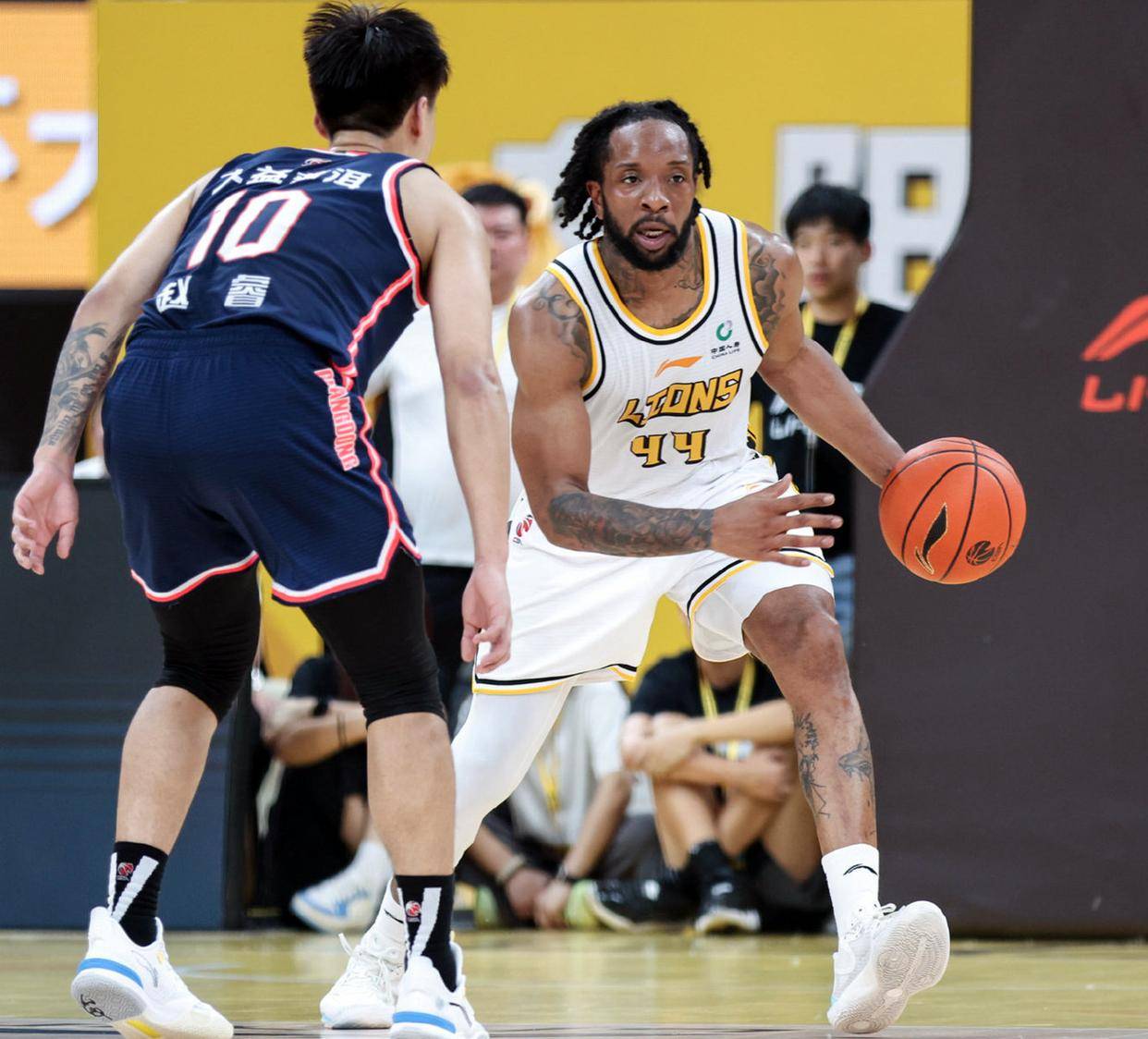 包含多赫柳：意外失利激起全队斗志，全力迎战下一战的词条