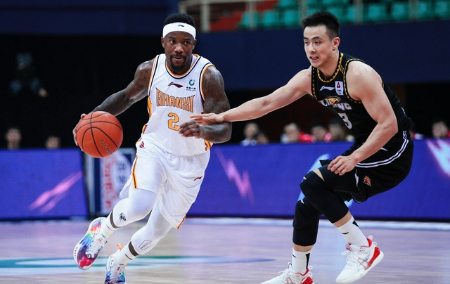 包含上海队横扫辽宁队,霍勒迪惊艳四座的词条 包含上海队横扫辽宁队,霍勒迪惊艳四座的词条