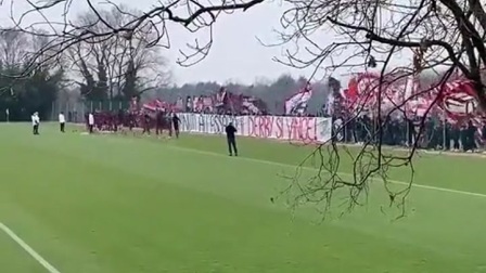 AC米兰夺冠希望渺茫,球迷心情低落的简单介绍 AC米兰夺冠希望渺茫,球迷心情低落的简单介绍