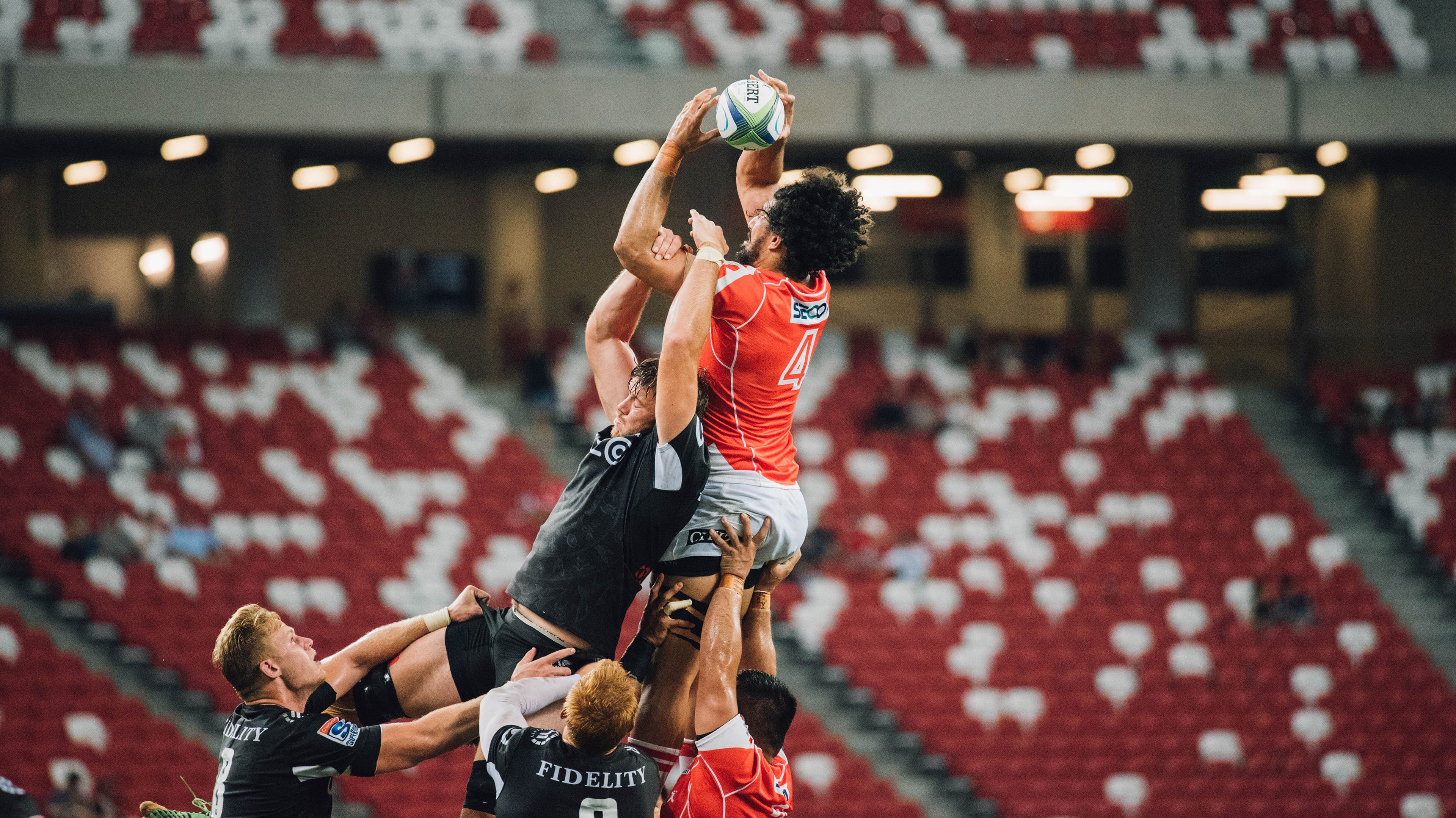 戈贝尔关键一锁定乾坤，快船强硬终结公牛连胜势头