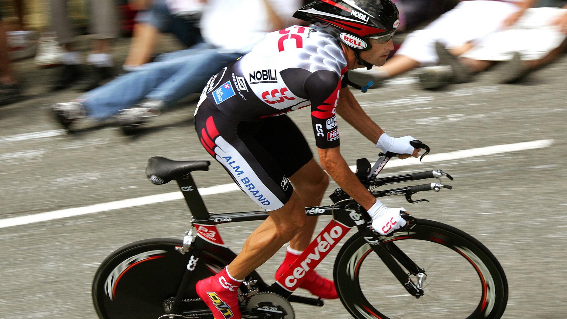 F1新赛季揭幕战焦点战，老鹰展翅，上海队折戟巴林赛道