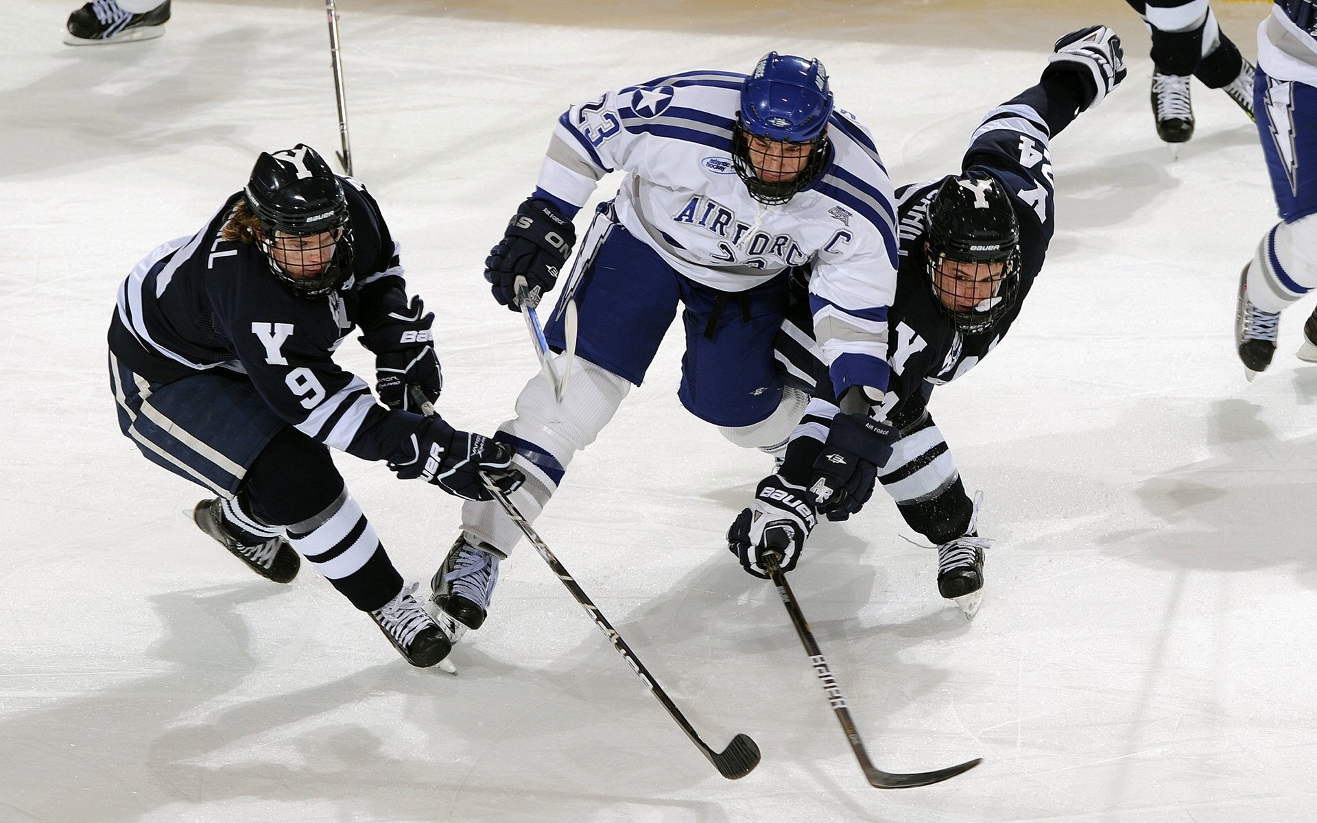 切特·霍姆格伦，稳定如钟的终场演出，灰熊逆转湖人诠释新星价值