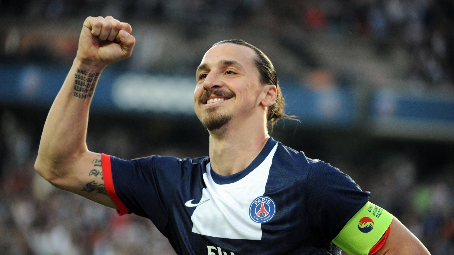 赛道与球场，哈利伯顿如何一手掌控F1揭幕战之夜